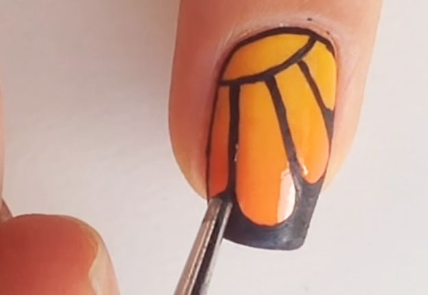 DIY-Monarch-Butterfly-Nail-Art-12