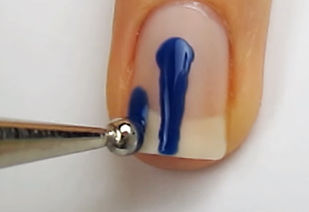 How-To-Do-A-Dripping-Paint-Nail-Art-4