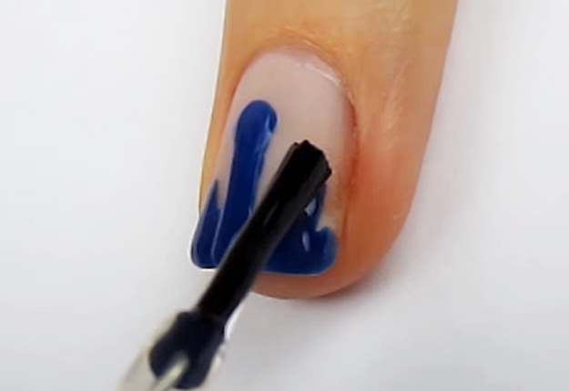 How-To-Do-A-Dripping-Paint-Nail-Art-7
