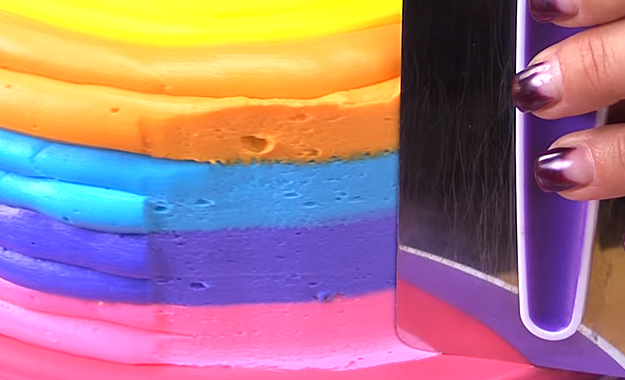 How-To-Make-A-Rainbow-Leopard-Cake-3.7