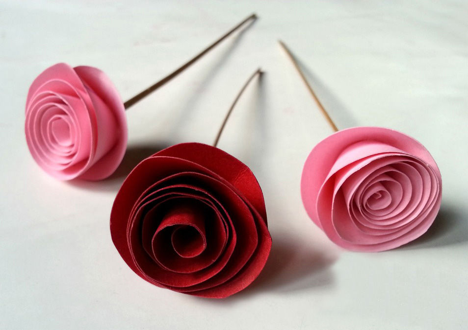 fabulous-easy-rolled-paper-roses