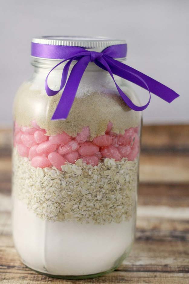 Best Mason Jar Cookies - Princess Cookies in a Jar - Mason Jar Cookie Recipe Mix for Cute Decorated DIY Gifts - Easy Chocolate Chip Recipes, Christmas Presents and Wedding Favors in Mason Jars - Fun Ideas for DIY Parties, Easy Recipes for Teens, Teenagers, Kids and Teens - Cheap Last Mintue Gift Ideas for Friends, Family and Neighbors 