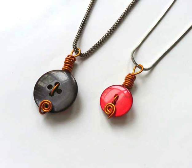  Cool Crafts for Teen Girls - Best DIY Projects for Teenage Girls - Make Simple Button Pendants #teencrafts #diyteens #coolcrafts #crafts #diyideas