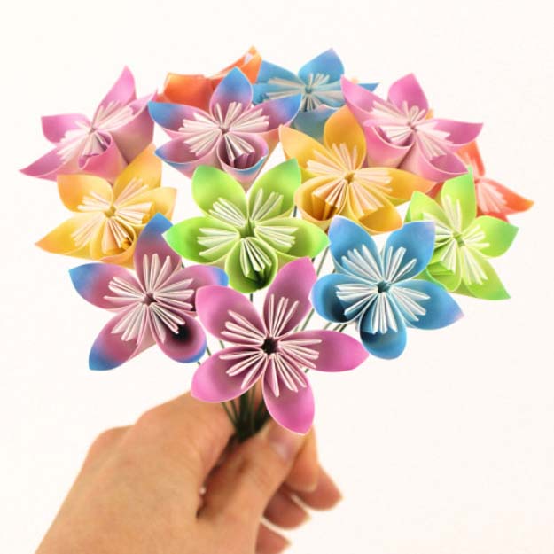 Cool Arts and Crafts Ideas for Teens, Kids and Even Adults | Cheap, Fun and Easy DIY Projects, Awesome Craft Tutorials for Teenagers | School, Home, Room Decor and Awesome Gift Ideas | 3 D Flowers | http://stage.diyprojectsforteens.com/arts-and-crafts-ideas-for-teens