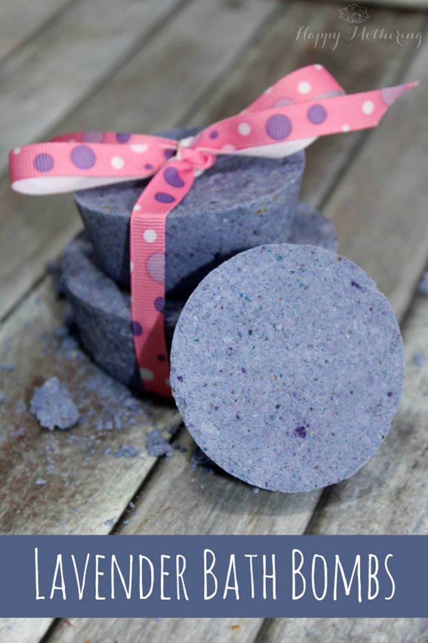Pretty DIY Gift Ideas on A Budget | Relaxing Lavender Bath Bombs with Tutorial and Recipe Make Great Gifts for Mom, Sister, Neighbor, Teachers