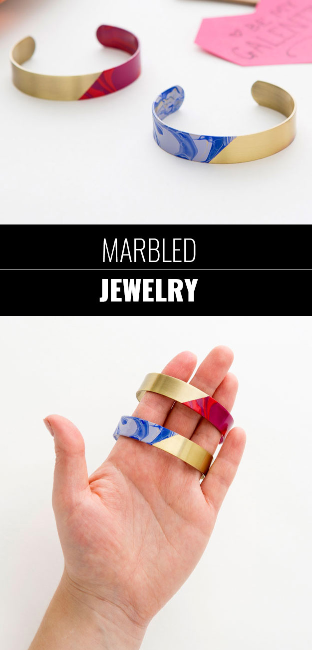 Cool DIY Ideas for Fun and Easy Crafts - Easy DIY Marbled Bracelet for Fun Jewelry Idea- DIY Mini Easel Makes Fun DIY Room Decor Idea - Awesome Pinterest DIYs that Are Not Impossible To Make - Creative Do It Yourself Craft Projects for Adults, Teens and Tweens #diyteens #teencrafts #funcrafts #fundiy #diyideas 
