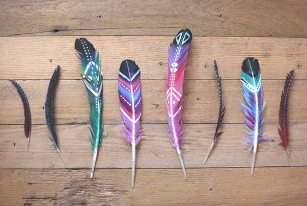 DIY Purple Room Decor - DIY Painted Feathers - Best Bedroom Ideas and Projects in Purple - Cool Accessories, Crafts, Wall Art, Lamps, Rugs, Pillows for Adults, Teen and Girls Room 