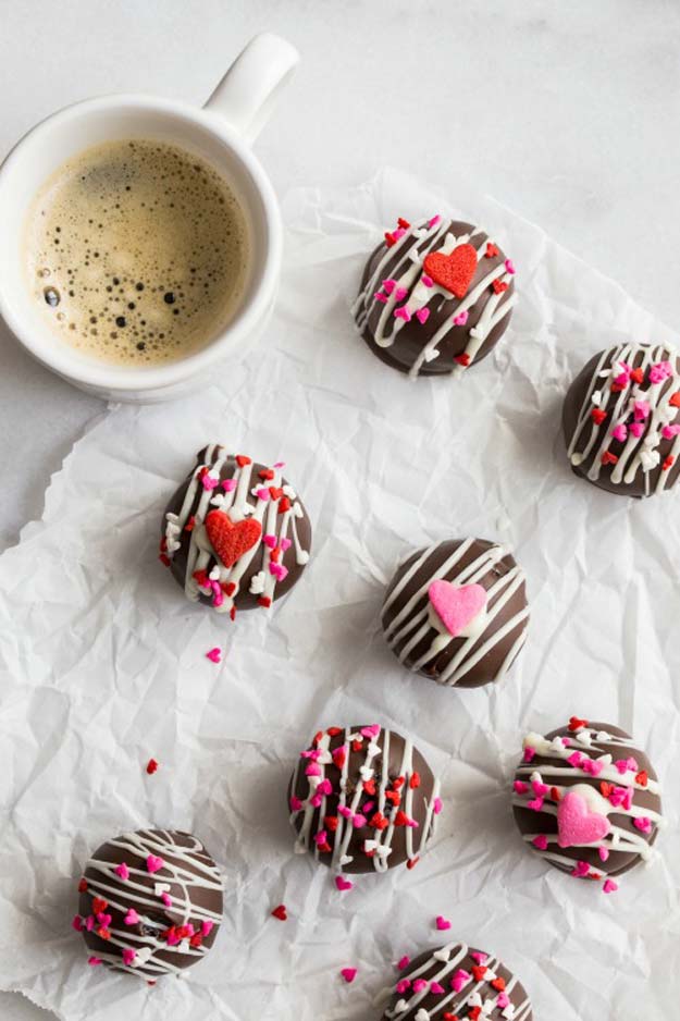 Best Valentines Cookies - Berry Oreo Cookie Balls - Easy Cookie Recipes and Recipe Ideas for Valentines Day - Cute DIY Decorated Cookies for Kids, Homemade Box Cookies and Bouquet Ideas - Sugar Cookie Icing Tutorials With Step by Step Instructions - Quick, Cheap Valentine Gift Ideas for Him and Her 