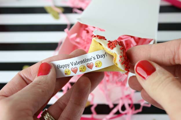 Best Valentines Cookies - DIY Custom Fortune Cookies – Valentine’s Edition - Easy Cookie Recipes and Recipe Ideas for Valentines Day - Cute DIY Decorated Cookies for Kids, Homemade Box Cookies and Bouquet Ideas - Sugar Cookie Icing Tutorials With Step by Step Instructions - Quick, Cheap Valentine Gift Ideas for Him and Her 