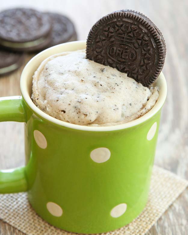 Easy Mug Cake Recipes - Cookies And Cream Mug Cake - Best Microwave Cakes and Ideas for Baking Ckae in The Microwave - Chocolate, Vanilla, Healthy, Snickerdoodle, Peanut Butter, Bownie and Nutella - Step by Step Tutorials and Instructions - Besy DIY Projects and Recipes for Teens and Teenagers - 
