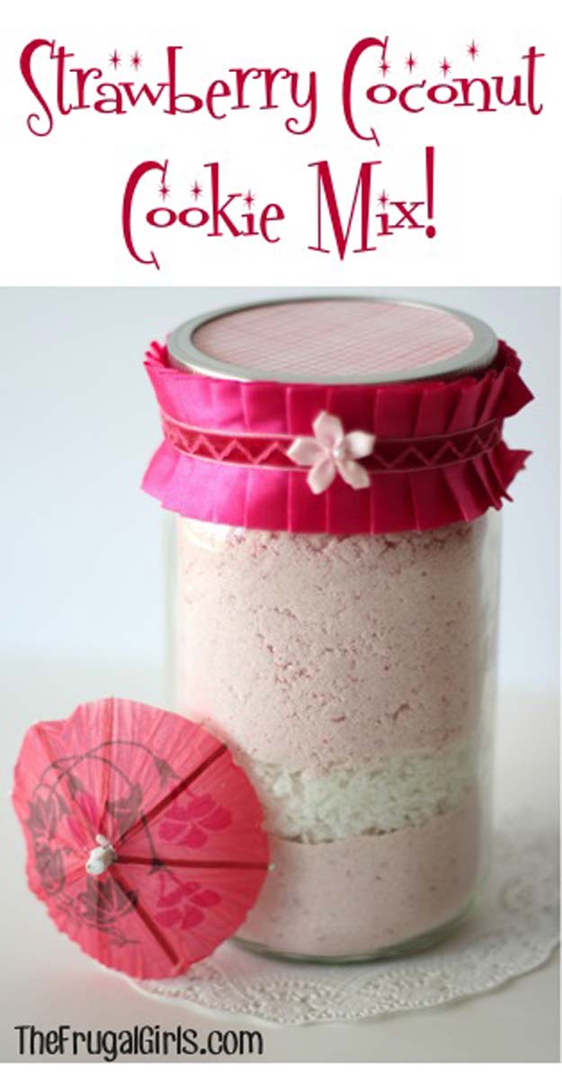 Best Mason Jar Cookies - Strawberry Coconut Cookie Mixes in a Jar - Mason Jar Cookie Recipe Mix for Cute Decorated DIY Gifts - Easy Chocolate Chip Recipes, Christmas Presents and Wedding Favors in Mason Jars - Fun Ideas for DIY Parties, Easy Recipes for Teens, Teenagers, Kids and Teens - Cheap Last Mintue Gift Ideas for Friends, Family and Neighbors 