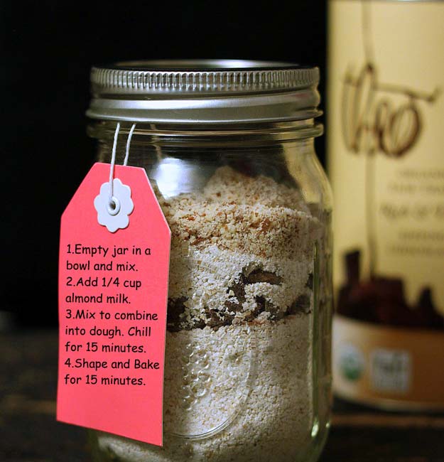 Best Mason Jar Cookies - Oat Almond Chocolate Chunk Cookies and Cookie Mix in a Jar - Mason Jar Cookie Recipe Mix for Cute Decorated DIY Gifts - Easy Chocolate Chip Recipes, Christmas Presents and Wedding Favors in Mason Jars - Fun Ideas for DIY Parties, Easy Recipes for Teens, Teenagers, Kids and Teens - Cheap Last Mintue Gift Ideas for Friends, Family and Neighbors 