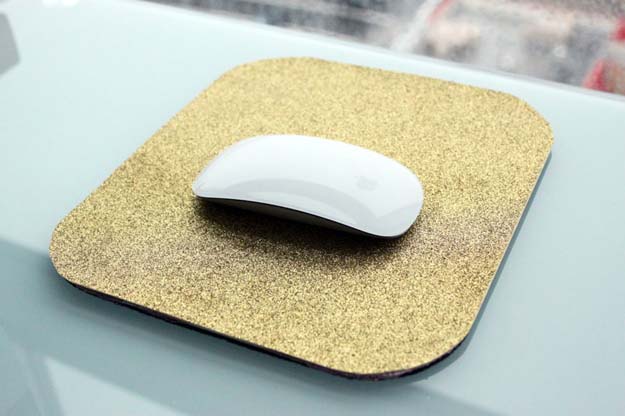 Gold DIY Projects and Crafts - Glitter Mousepad - Easy Room Decor, Wall Art and Accesories in Gold - Spray Paint, Painted Ideas, Creative and Cheap Home Decor - Projects and Crafts for Teens, Apartments, Adults and Teenagers 