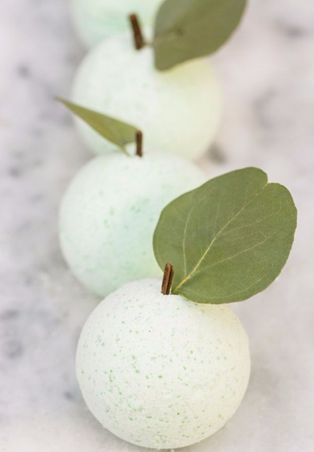 Cool DIY Bath Bombs to Make At Home - DIY Green Apple Bath Bombs - Recipes and Tutorial for How To Make A Bath Bomb - Best Bathbomb Ideas - Fun DIY Projects for Women, Teens, and Girls | DIY Bath Bombs Recipe and Tutorials | Make Cheap Gifts Like Lush Bath Bombs #bathbombs #teencrafts #diyideas
