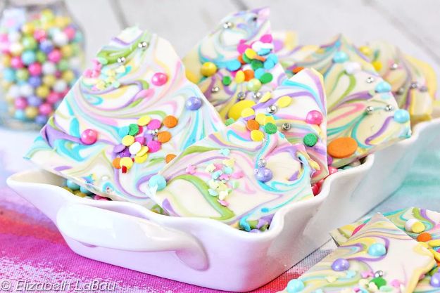 DIY Unicorn Party Ideas - Unicorn Bark - Throw A Unicorn Themed Party With These Cheap and Easy but Super Creative Projects - Unicorns Decorations for Parties With Rainbow, Glitter and Fun Colors - Banners, Signs, Cakes and Tabletop Decor for the Best Birthday Party Ever - Girls, Teens and Kids Love These Fun Crafts #birthdayparty #partyideas #unicorn #kidparty