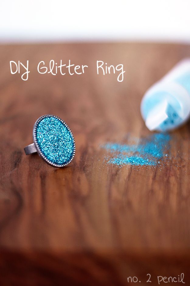DIY Rings - DIY Glitter Ring - Easy Ring Tutorial for Wore, Paperclip, Stone Jewelry, Wood, Metal, Boho Ideas - Cheap Jewelry Making Ideas #diyjewelry #rings 