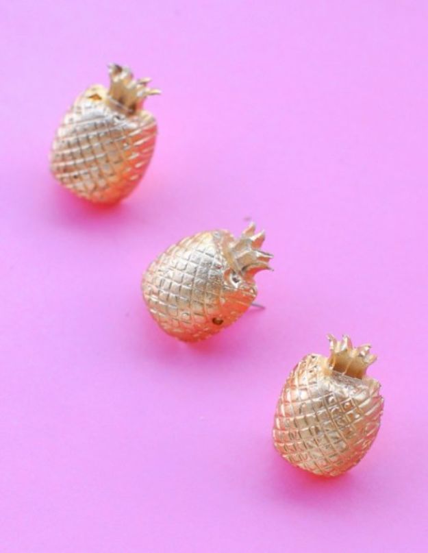 Pineapple Crafts - DIY Gilded Concrete Pineapple Pushpins - Cute Craft Projects That Make Cool DIY Gifts - Wall Decor, Bedroom Art, Jewelry Idea