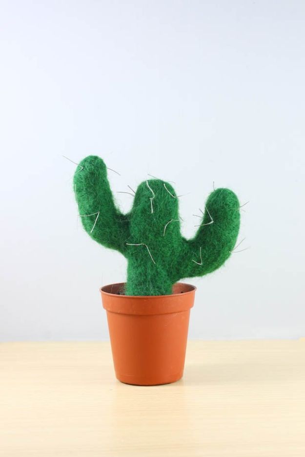 DIY Cactus Crafts | Needle Felt Cactus l Craft Ideas and Home Decor | Painting Tutorials, Gifts, Rocks, Cardboard, Wood Cactus Decorations