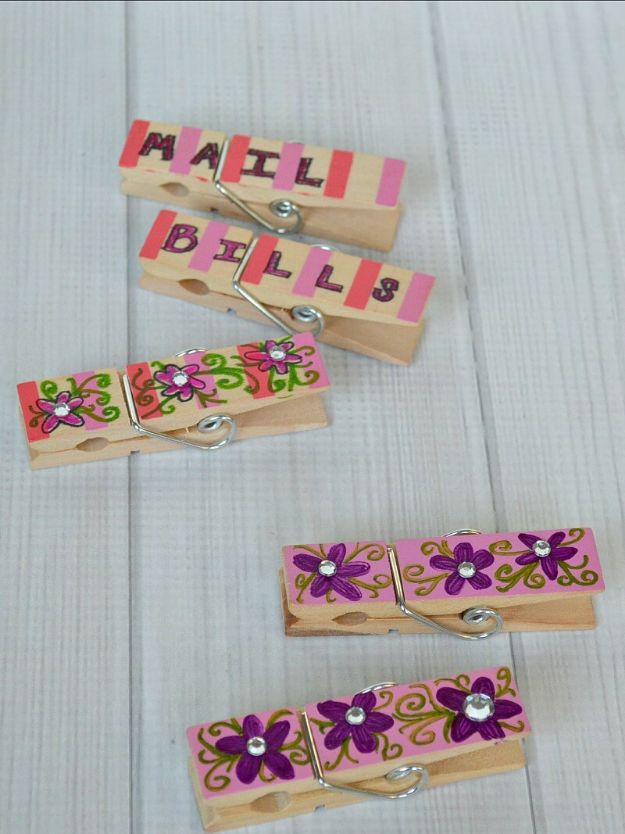 Easy Crafts for Teen Girls | Easy DIY Decorated Clothespins l Fun Craft and DIY Ideas for Teenagers and Tween Girl | Room Decor and Gifts